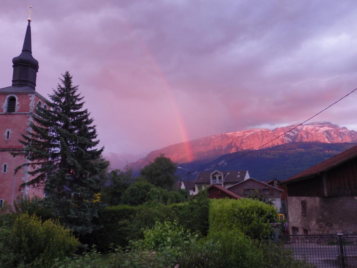 Au Coeur Des Alpes Bed & Breakfast Marignier Exterior photo